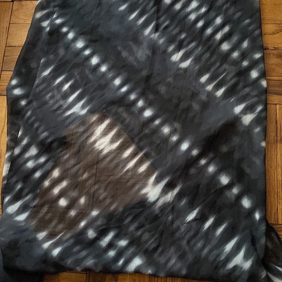 Express black and white hi-low skirt size: XS - Picture 6 of 8